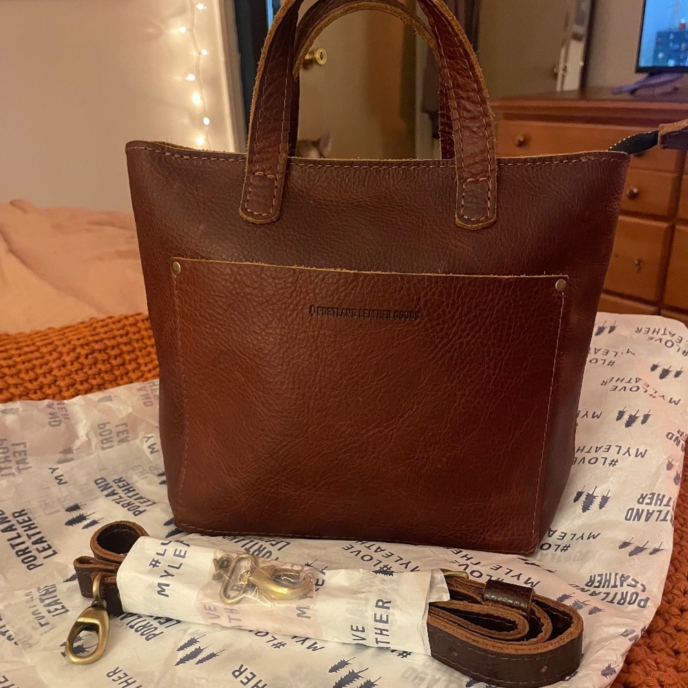 SOLD/Crosslisted. Cinnamon Bear 🐻 Portland Leather Goods Mini Crossbody